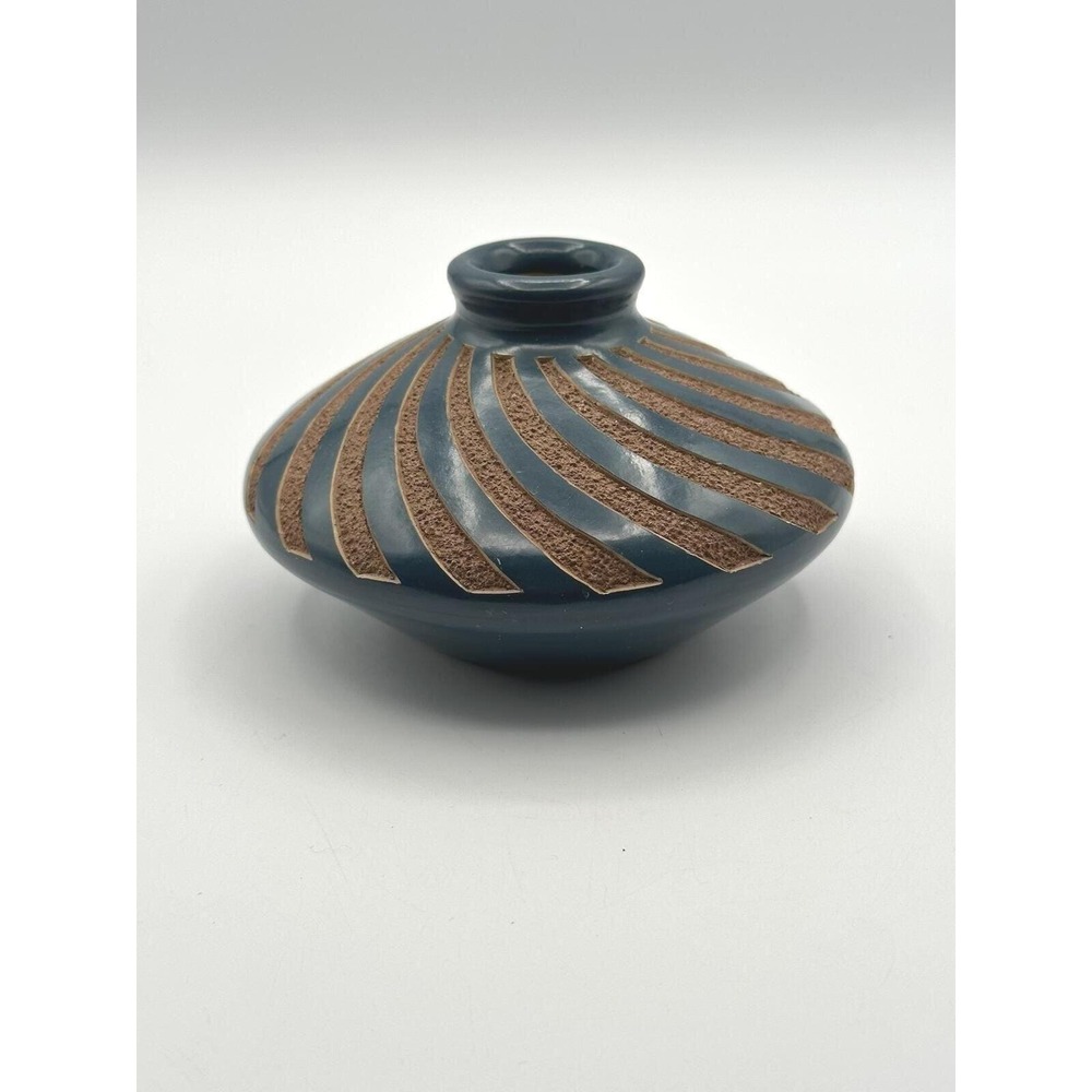 Vintage Alexander Bracamonte Pottery Nicaraguan Vase—Hand‑Thrown Studio Art Vase